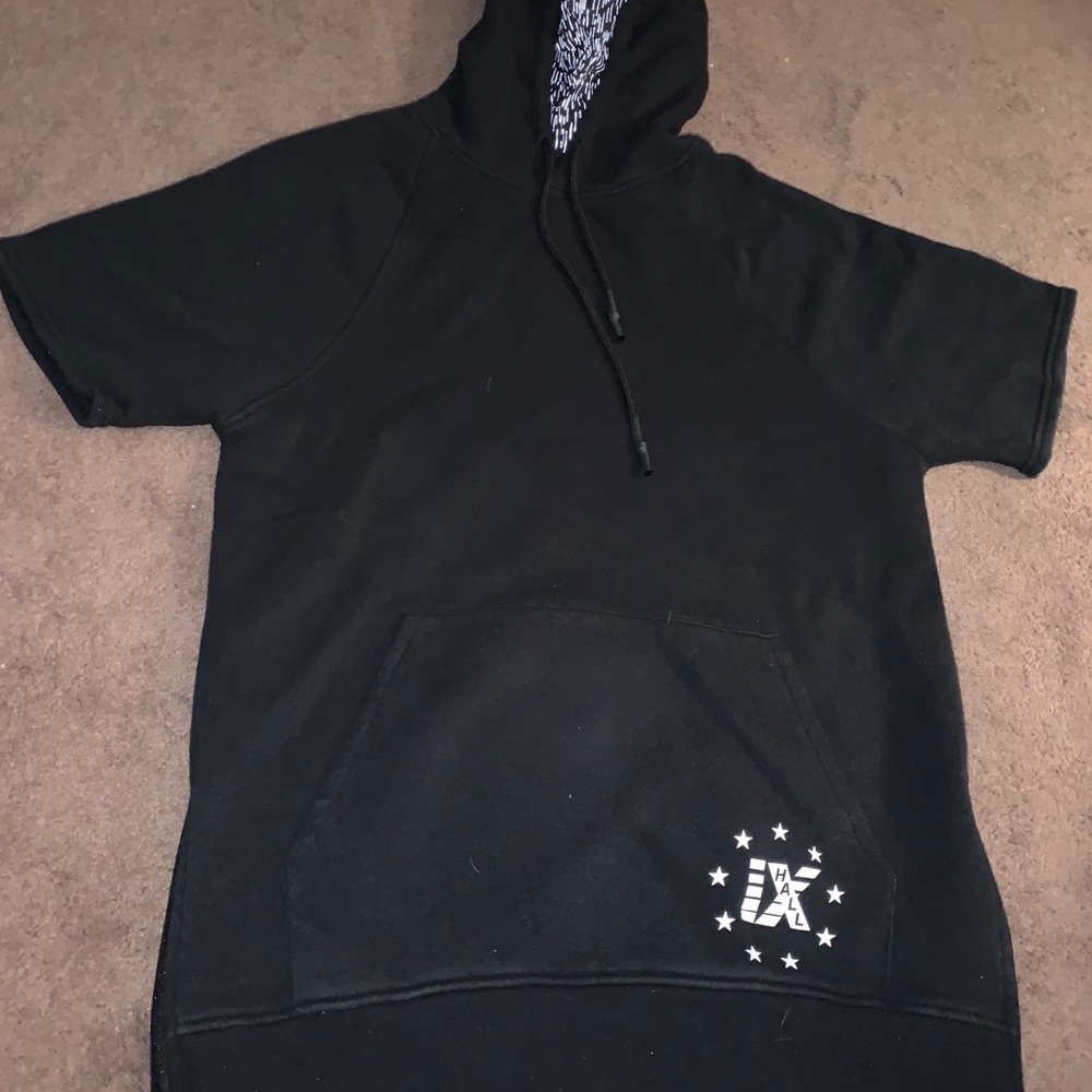 Short sleeve hoodie